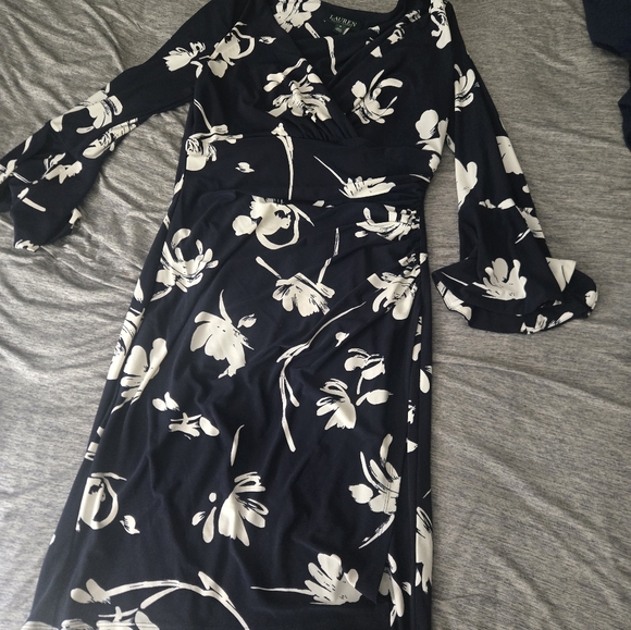 Lauren Ralph Lauren Navy and White Floral Long Sleeve Dress - Picture 6 of 6